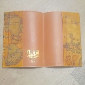 Classes Alviero Martini Geo Classic European Map Leather Passport Wallet